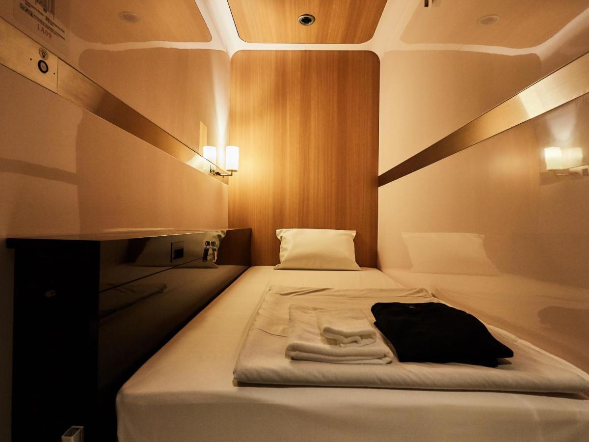 First Cabin Nishi Umeda Osaka Ngoại thất bức ảnh